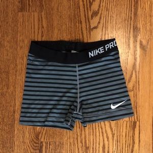 ✨Nike pro shorts✨